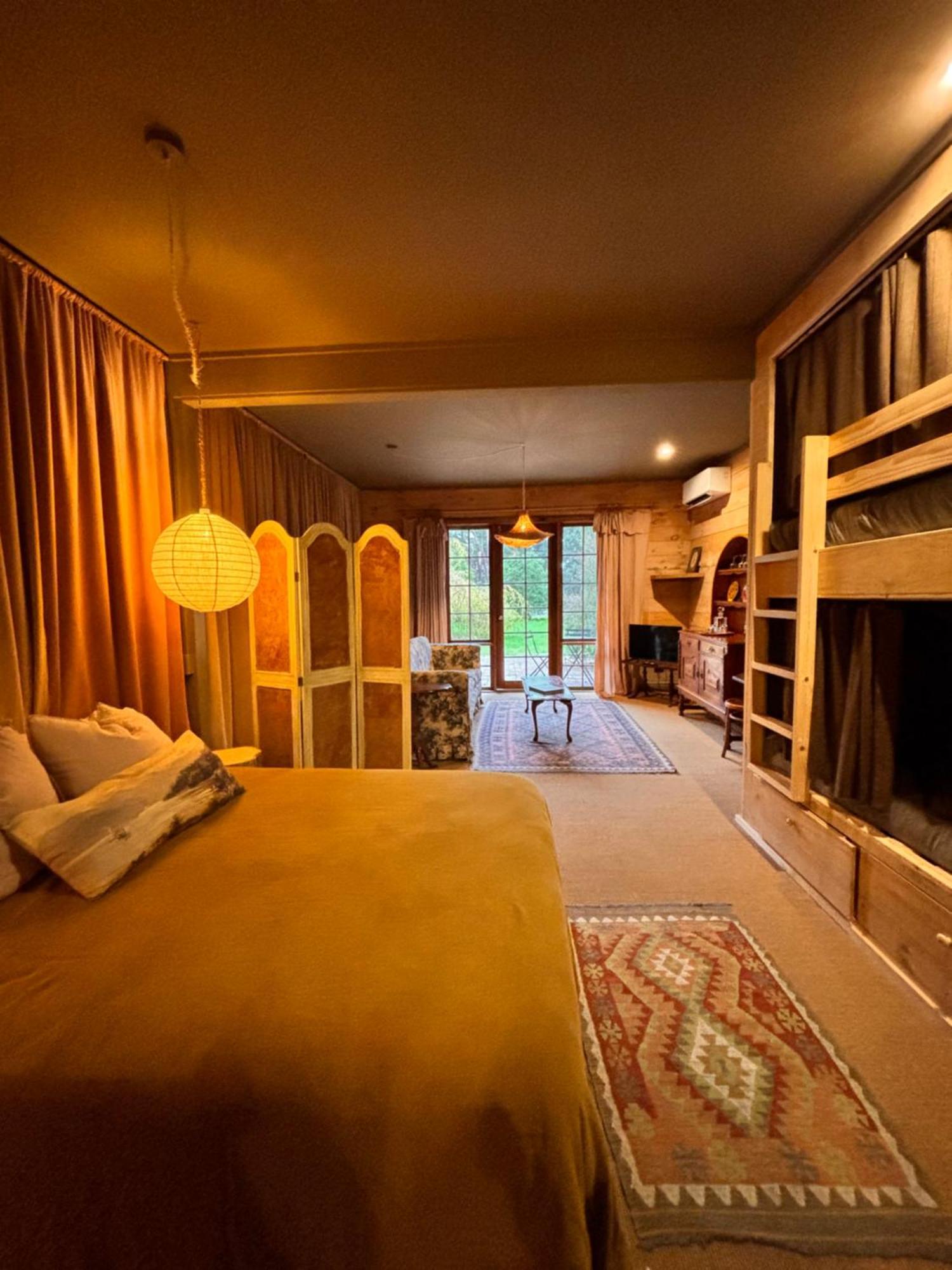 The Quarters Inn *